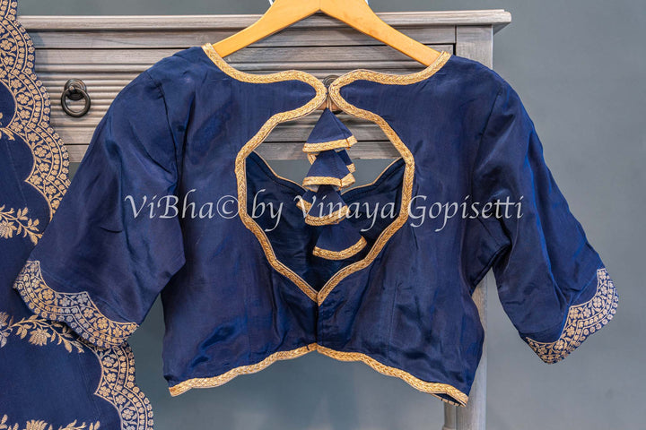 Navy Blue Banarasi Silk Saree And Blouse With Diagonal Lines And Scalloped Borders