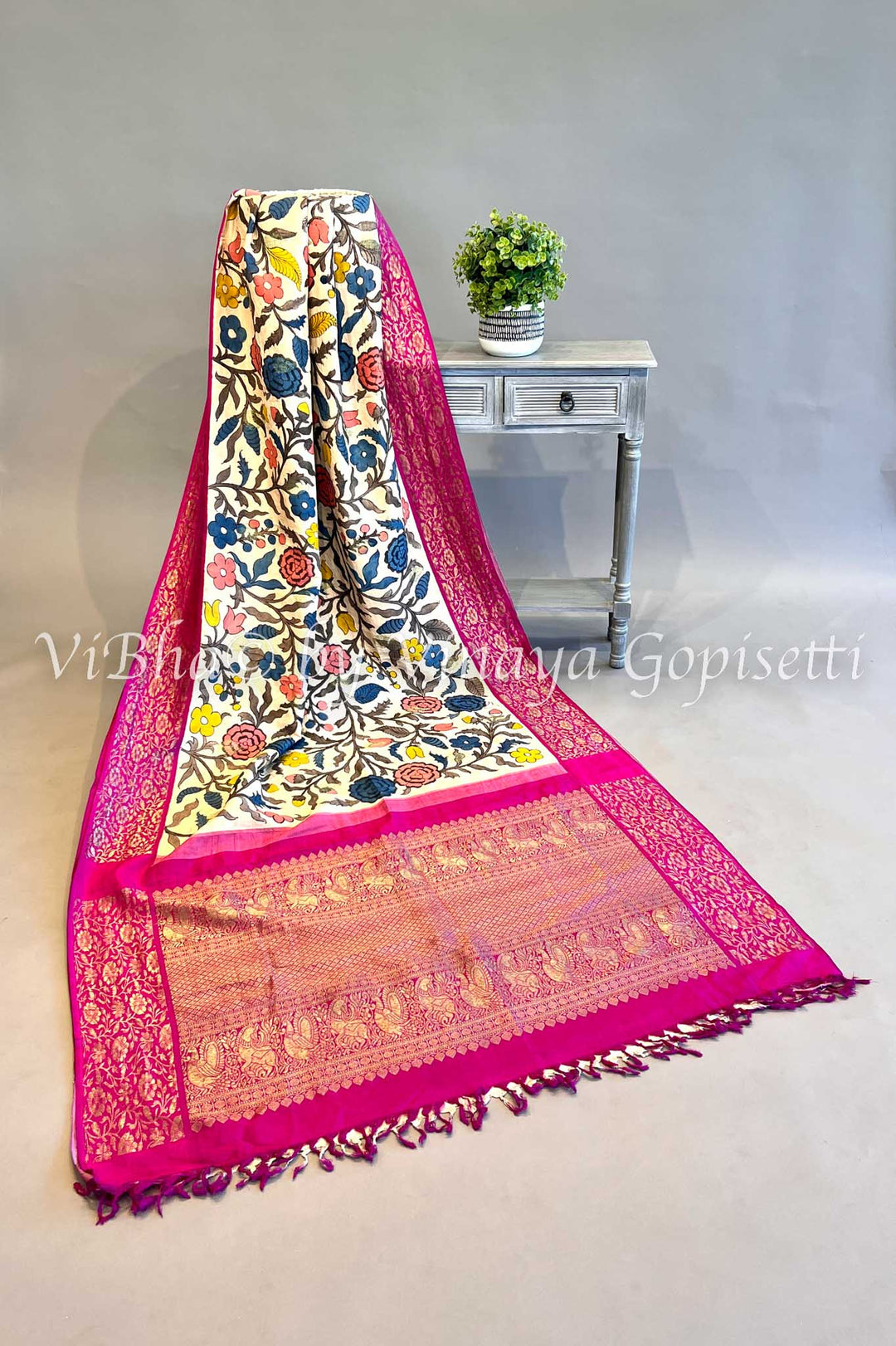 Offwhite and Pink Border Kanchi Pen Kalamkari Silk Saree and Blouse.