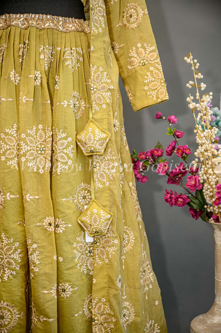 Sheen Green Lehenga Set With Detachable Jacket Embellished With All Over Thread Embroidery