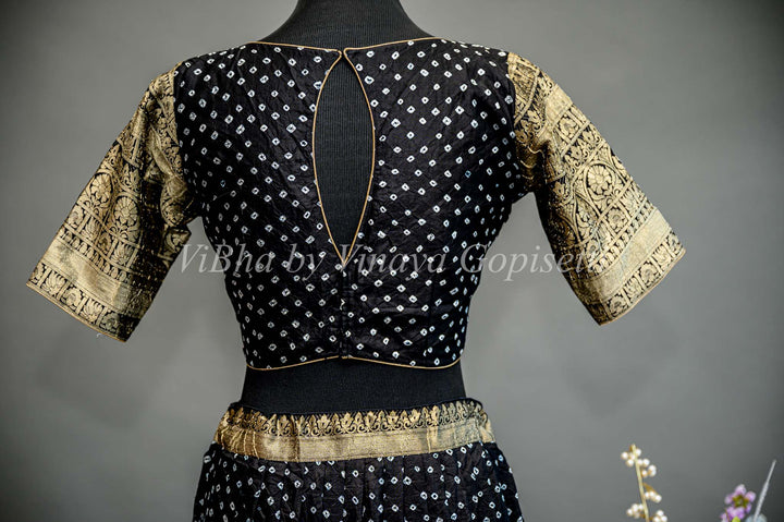 Black and Ivory Kanchi Bandhani Silk Lehenga And White Embroidered Dupatta