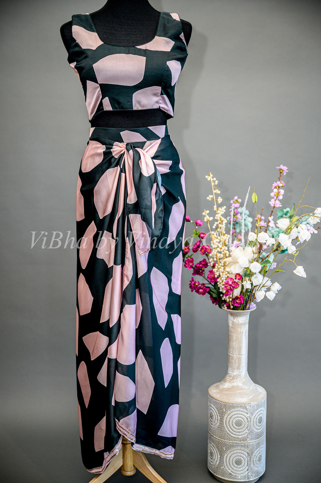 Elegant Geometrical Pattern Fusion Dress