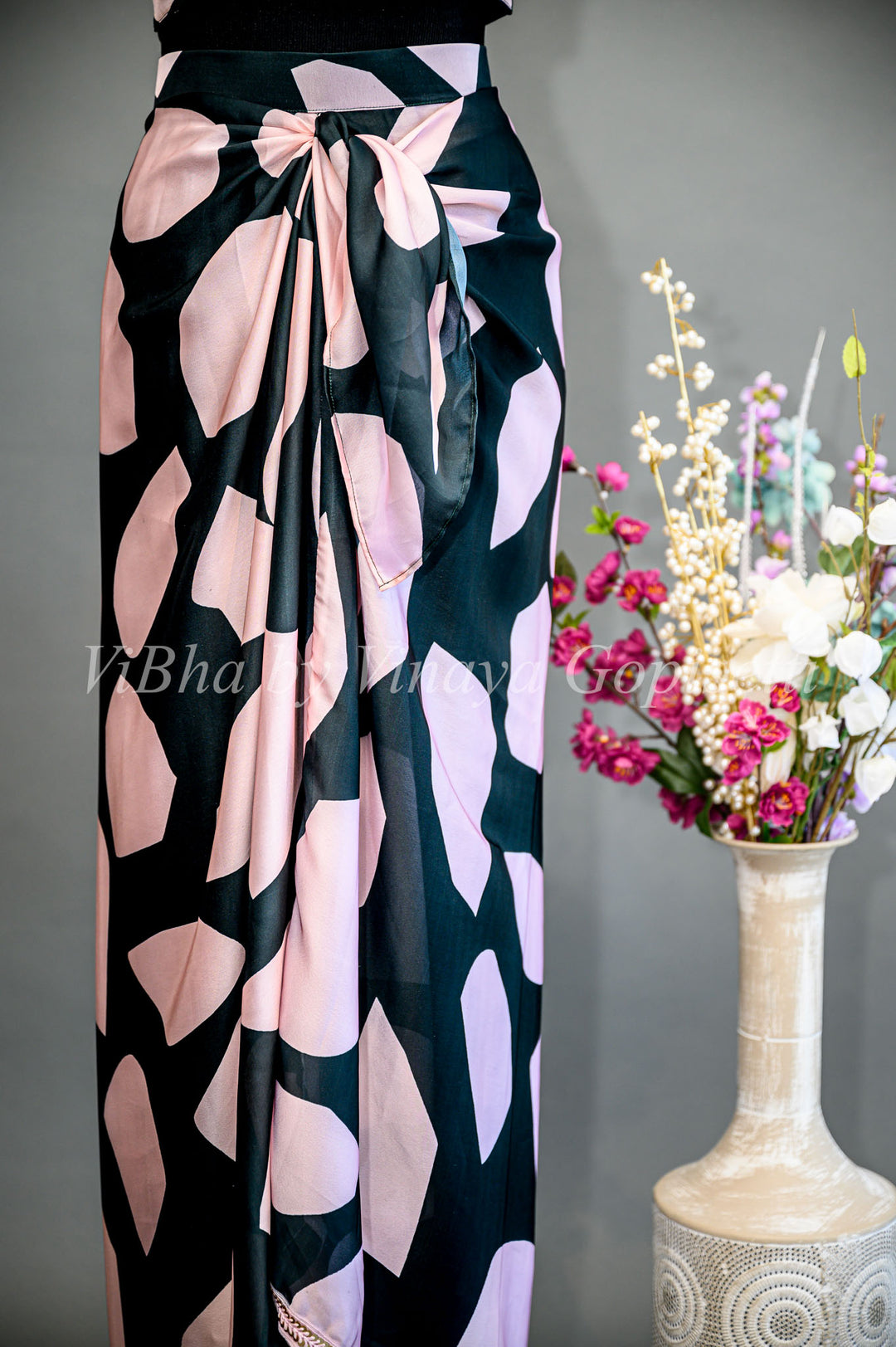 Geometrical Pattern Cowl Skirt With Detachable Cape and stole