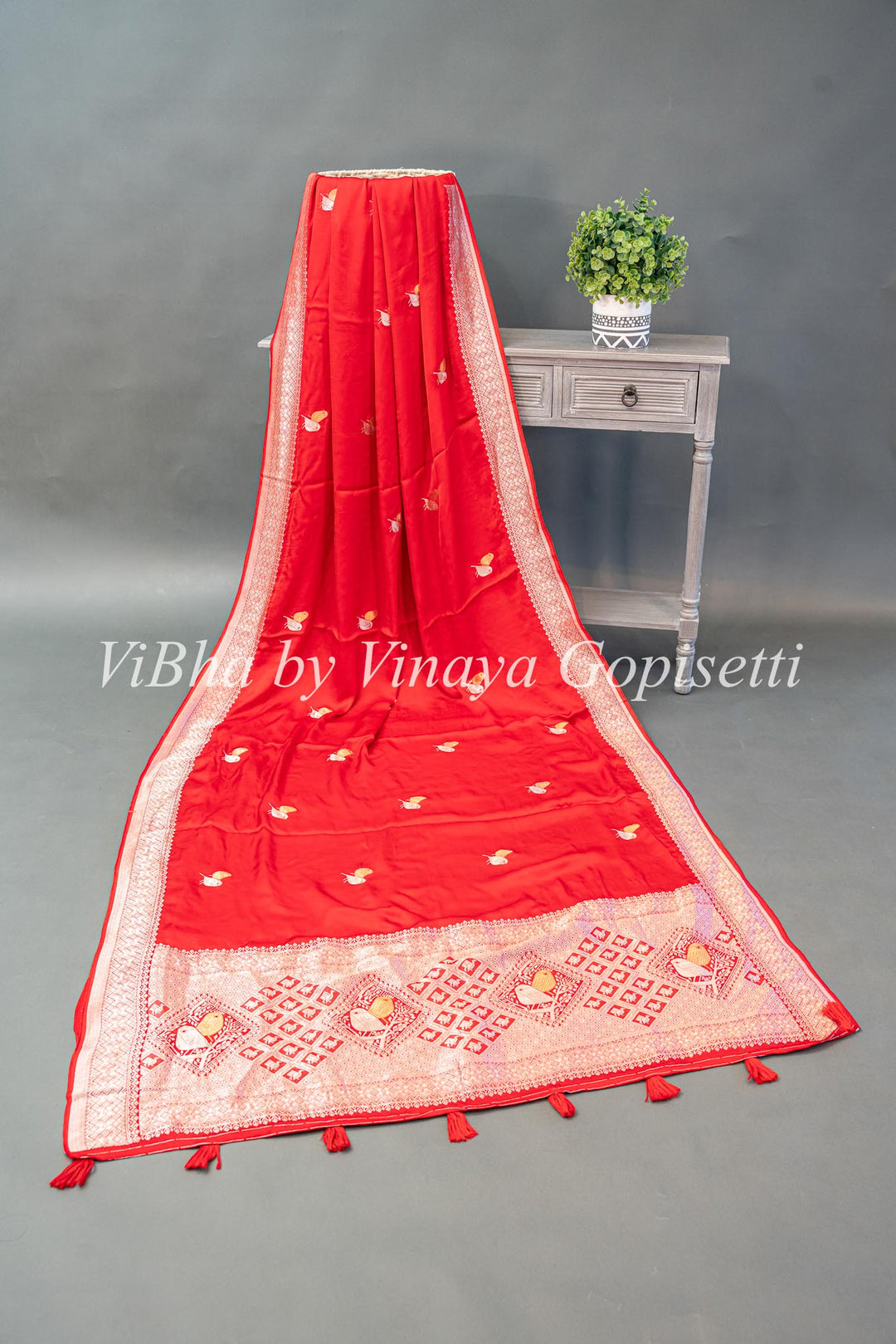 Red Raw Mango Banarasi Silk Saree And Sleeveless Blouse