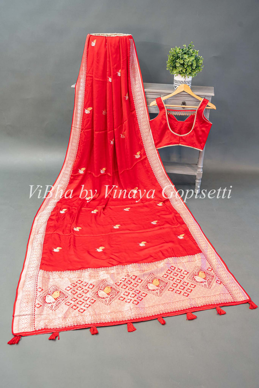 Red Raw Mango Banarasi Silk Saree And Sleeveless Blouse