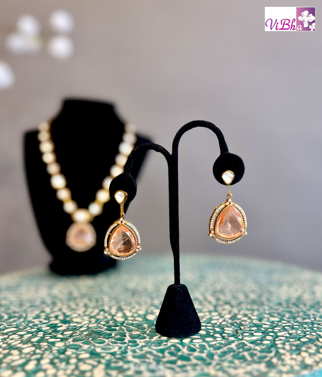 Peach Stone and Kundan Necklace Set