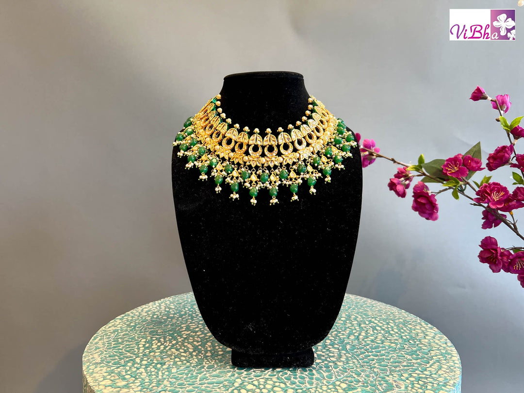 Accessories & Jewelry - Emerald And Kundan Heavy Choker Set