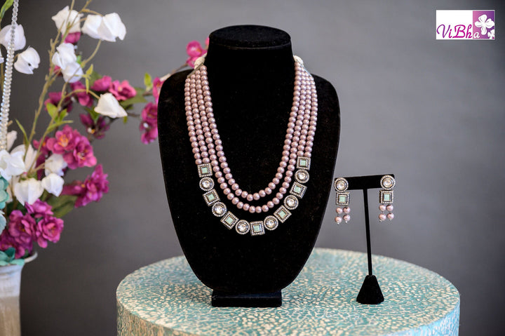 Accessories & Jewelry - Heavy Lavender Pearl And Antique Kundan Set