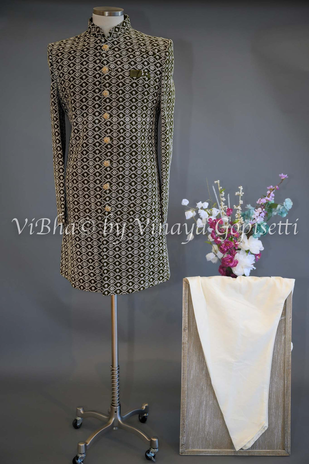 Accessories & Jewelry - Olive Green Thread Embroidery Kurta With White Bottom