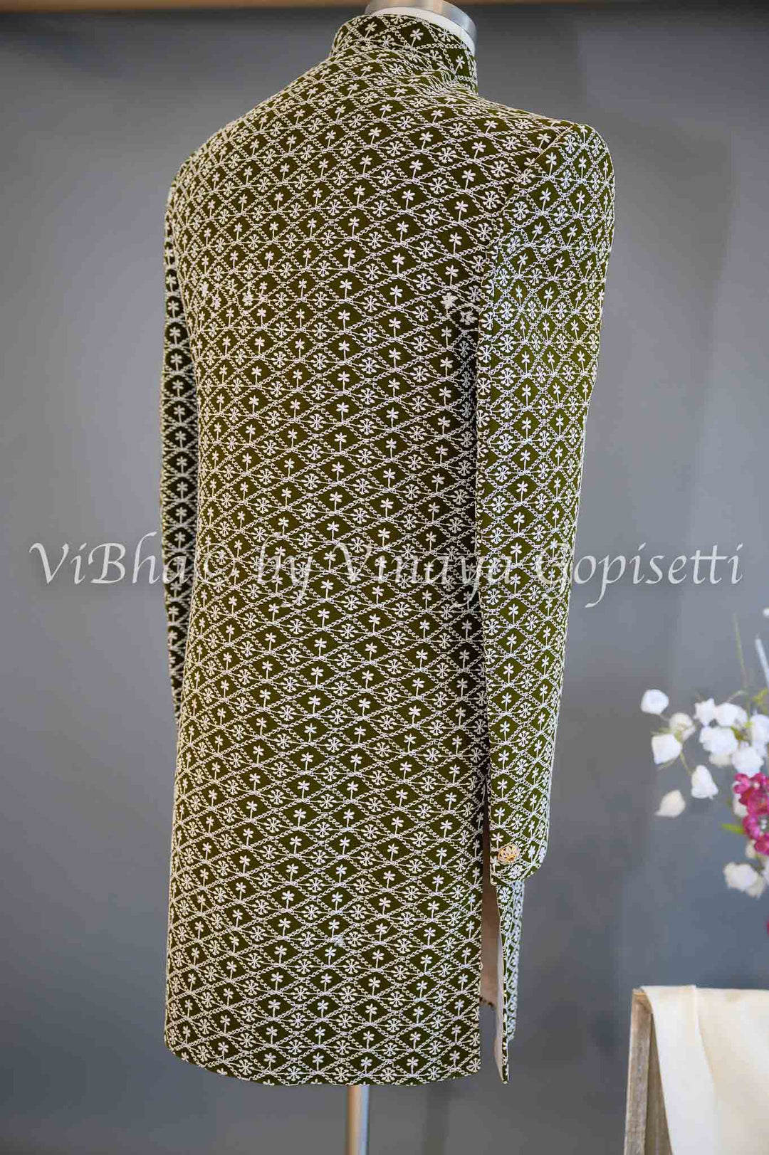 Accessories & Jewelry - Olive Green Thread Embroidery Kurta With White Bottom