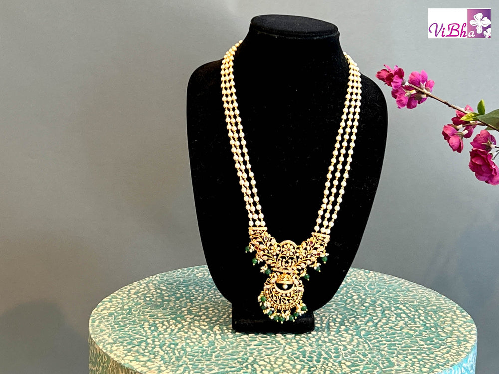 Accessories & Jewelry - Pearl Haaram With Emerald And Kundan Pendant Set