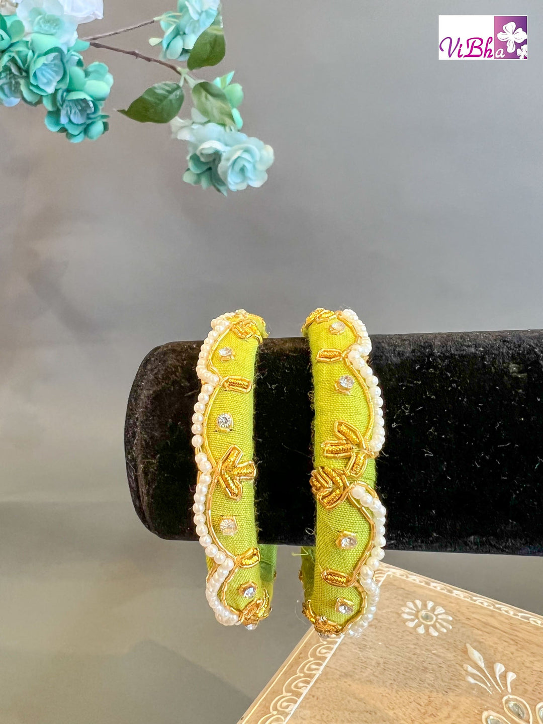 Accessories & Jewelry - Pearl Lined Zardosi Work Bangles