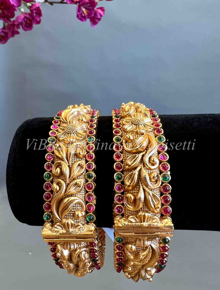 Accessories & Jewelry - Ruby And Emeral Floral Kada Set