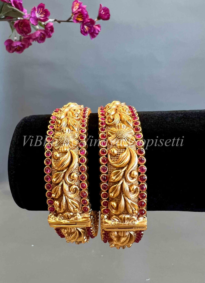 Accessories & Jewelry - Ruby Stone Floral Kada Set